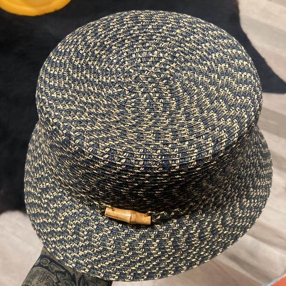 Nine West black and cream braided bucket hat, new - Picture 4 of 4